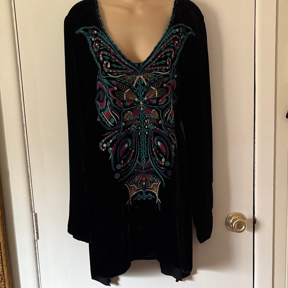 Johnny Was Black Velvet Tunic with Colorful Embroidery plus 1x
